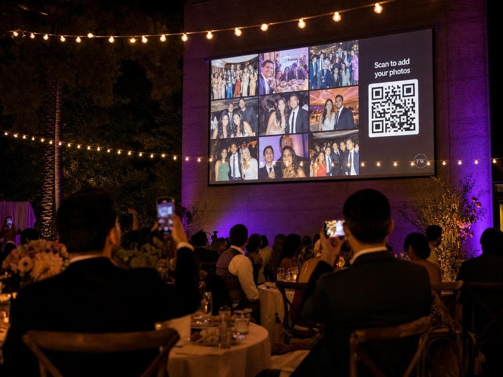 QR koda ob prikazu poročnih fotografij