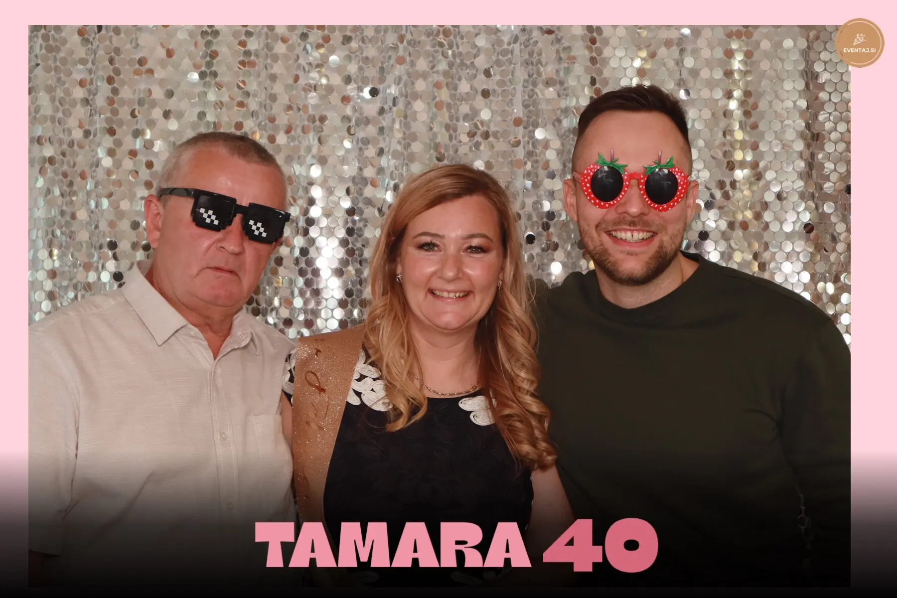 Trije gostje na Photo Booth fotografiji s praznovanja Tamara 40
